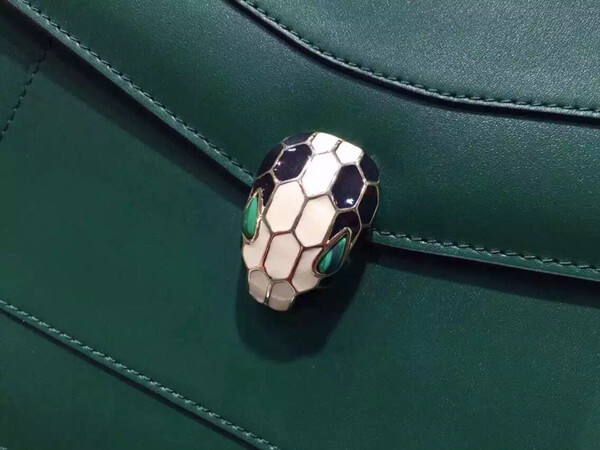 2015新作 ブルガリスーパーコピー セルペンティ フォーエバーフラップカバーバッグ SERPENTI FOREVER 38319